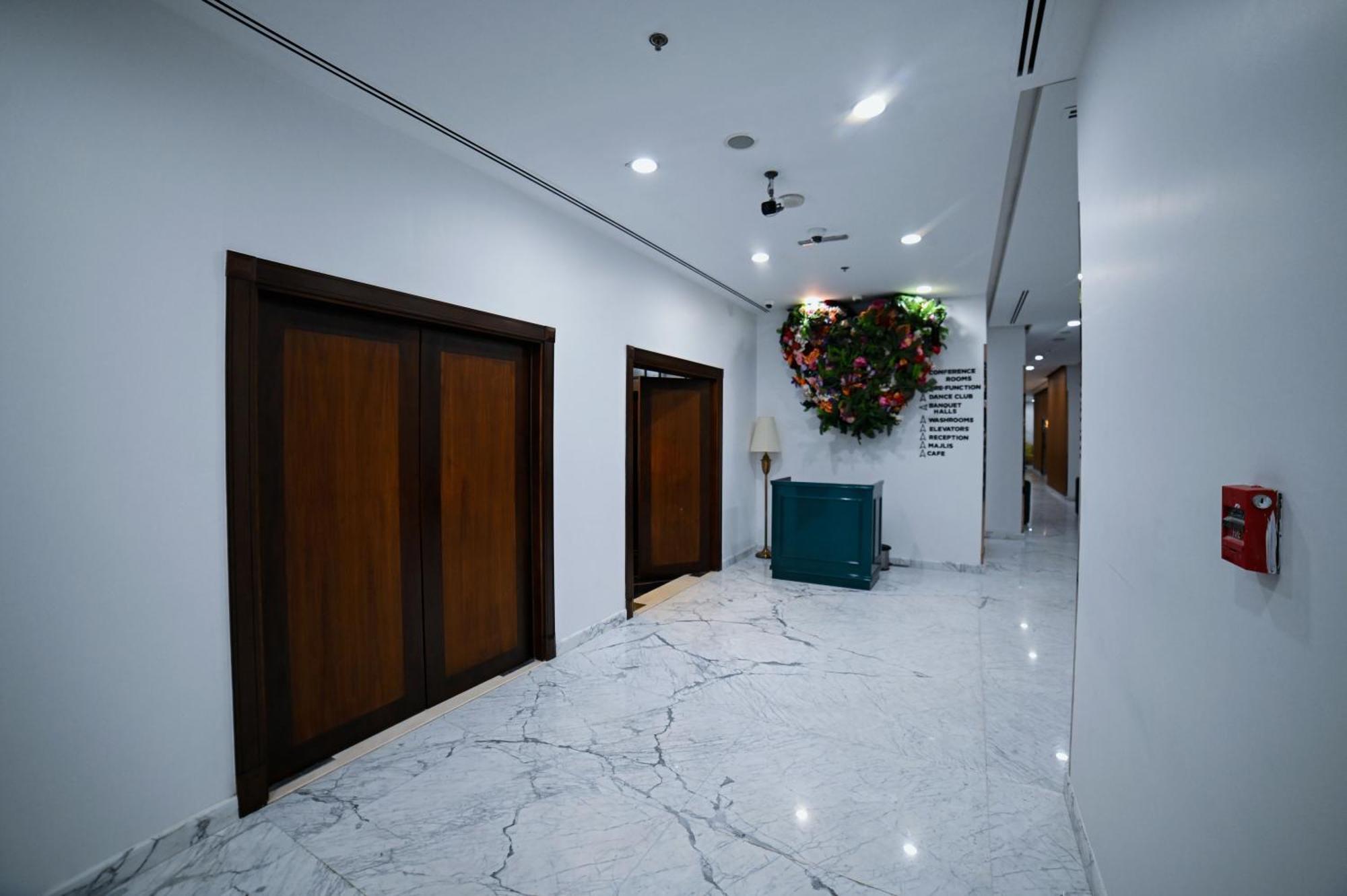 Seven Seas Hotel دبي المظهر الخارجي الصورة