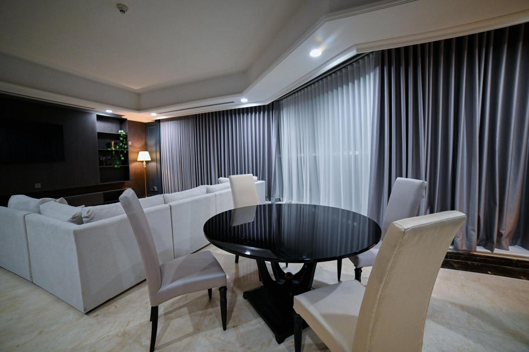 Seven Seas Hotel دبي المظهر الخارجي الصورة